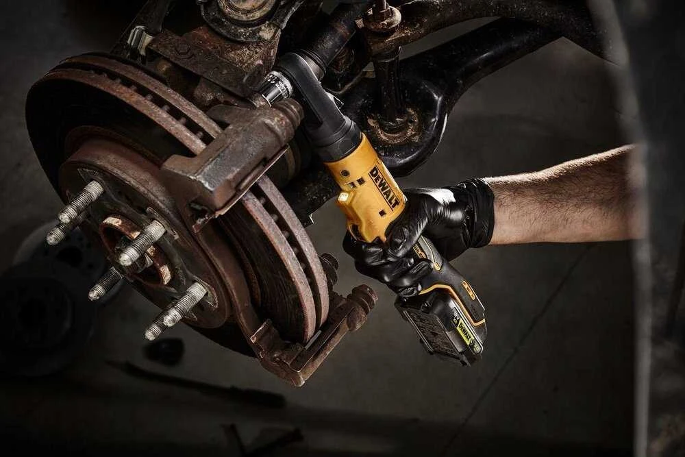 Akumuliatorinė terkšlė DeWalt DCF500L2G-QW; 12 V; 1/4''-3/8''; 75 Nm; 2x3,0 Ah akum.