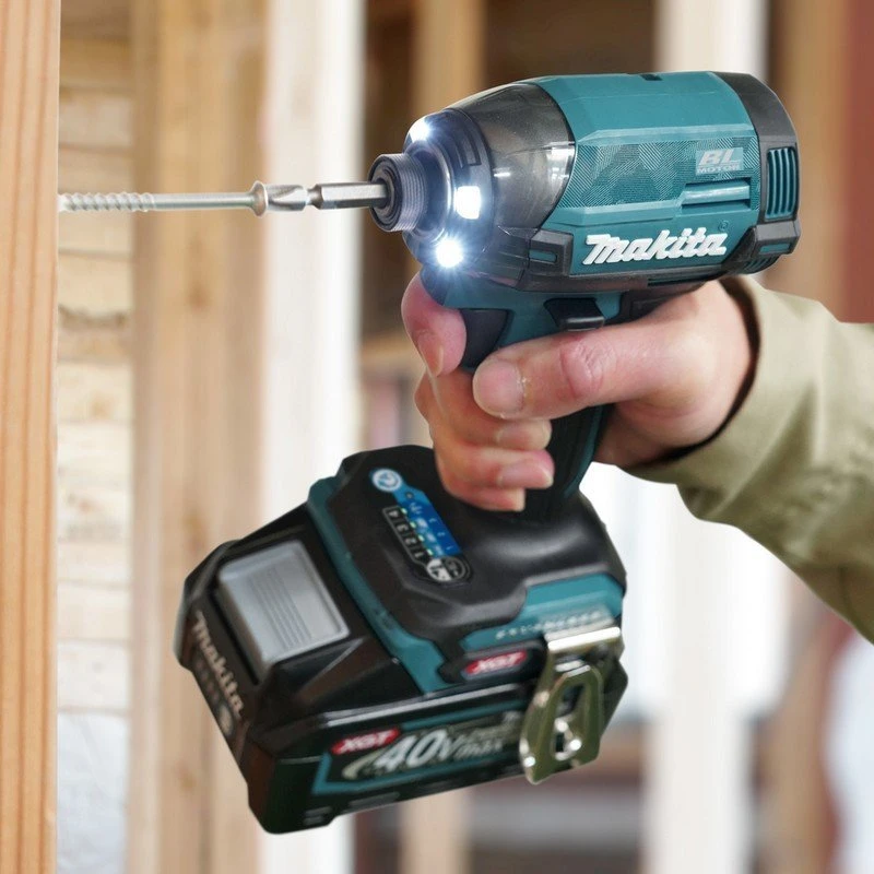 Makita TD002GZ01 Smūginis suktuvas XGT, 1/4", 220Nm, bešepetėlinis variklis, "Z" versija - komplektuojamas be akumuliatoriaus ir kroviklio