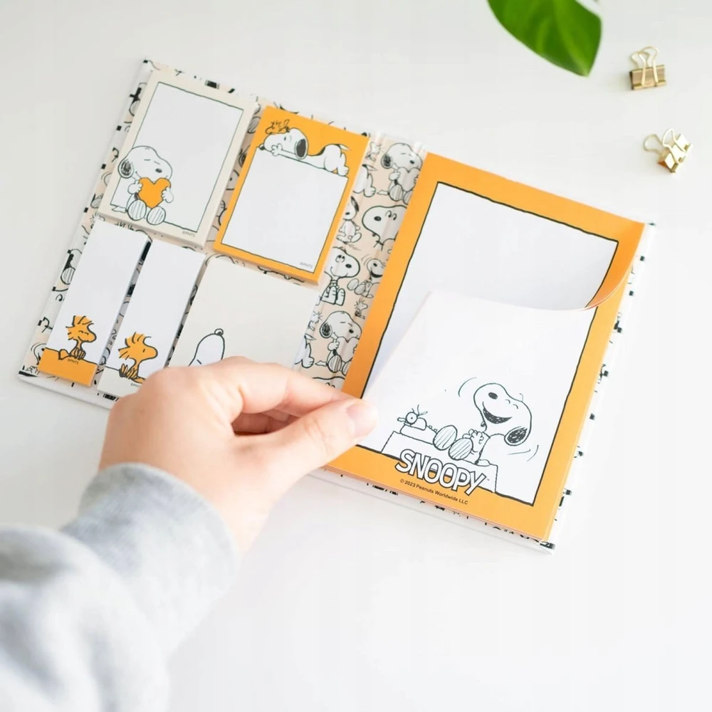 Snoopy - A6 formato lipnus užrašų sąsiuvinis iš „Lazy Days“ kolekcijos