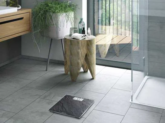 Skaitmeninės Vonios Svarstyklės - Soehnle Style Sense Compact 300 180kg Juoda