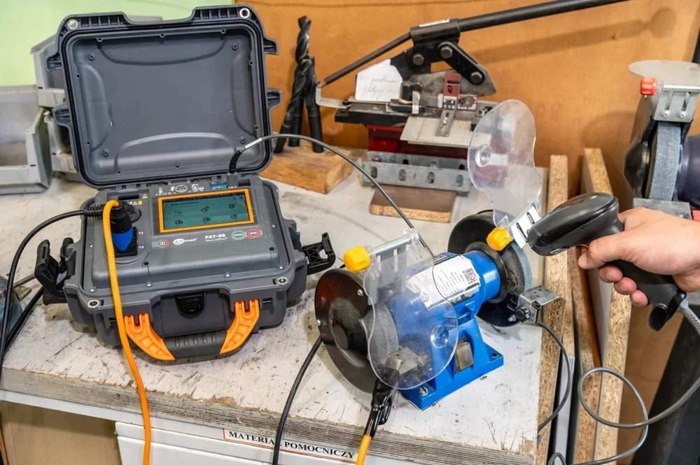 Sonel Elektrinės įrangos saugos matuoklis PAT-96 WMPLPAT96