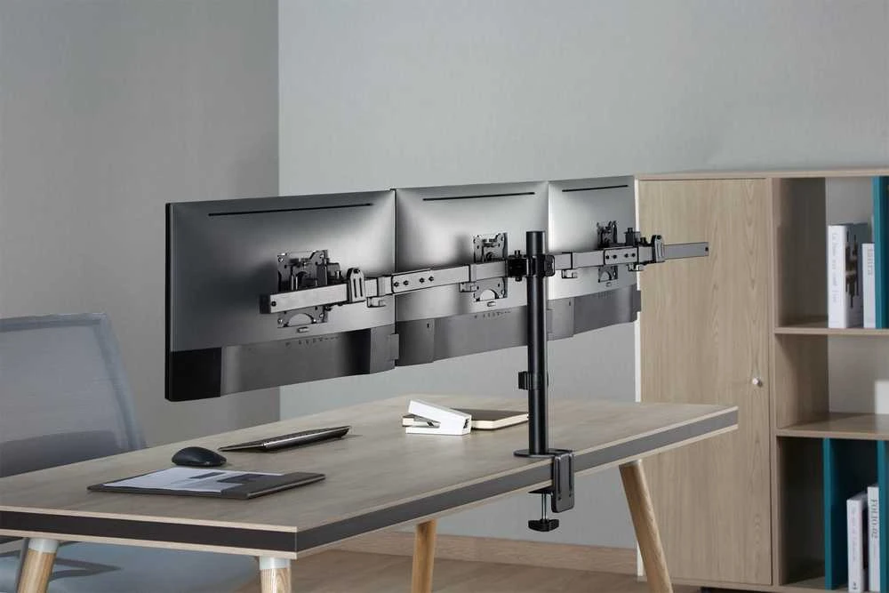 „Sony“ stalinis laikiklis 3 monitoriams 32'' InLine