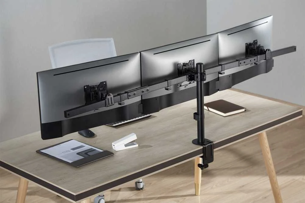 „Sony“ stalinis laikiklis 3 monitoriams 32'' InLine