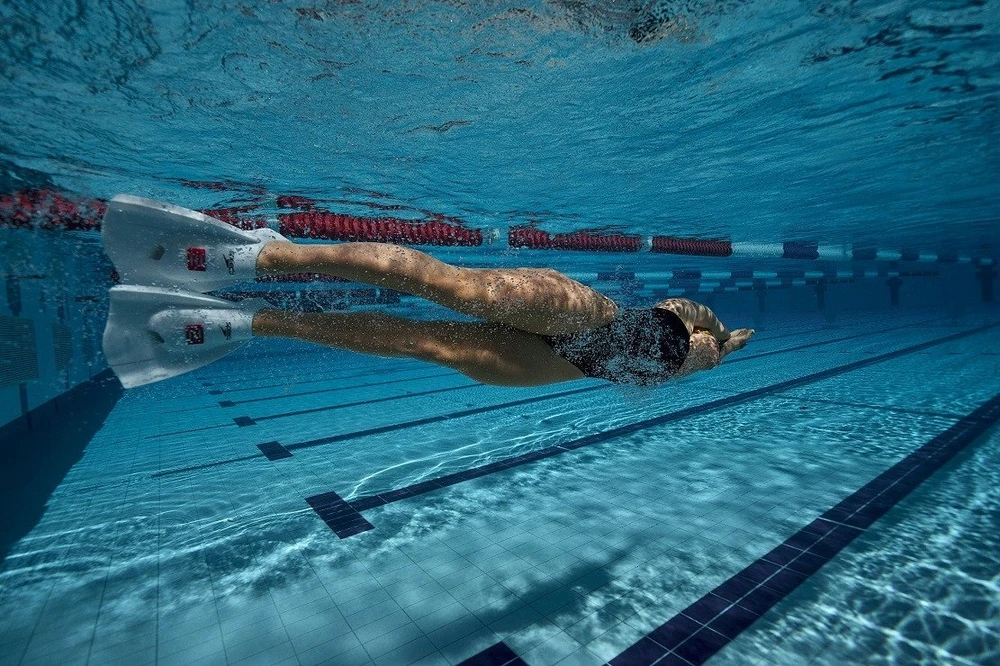 Speedo Treniravimo pelekai SPEEDO DMC ELITE FIN