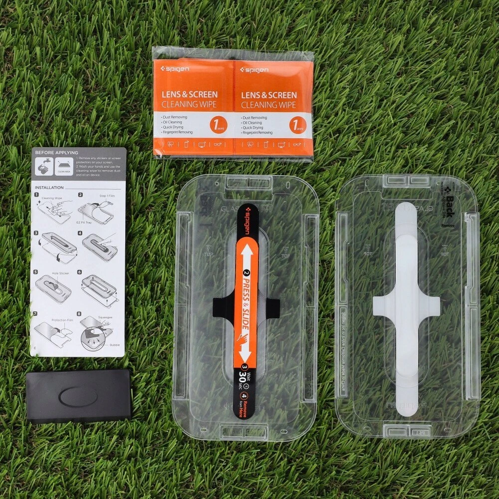Spigen Glas.tR EZ Fit Apple iPhone 16 Pro / 17 / 17 Pro – 2 vnt.