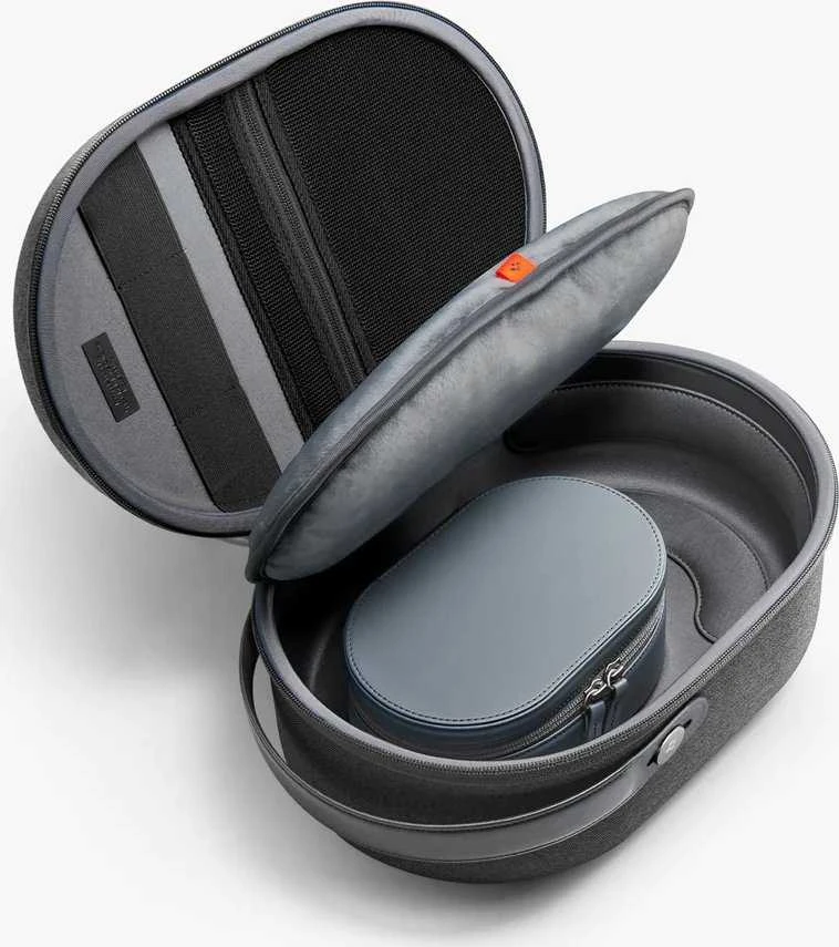 „Spigen Klasden“ dėklas, tamsiai pilkas – „Apple Vision Pro“
