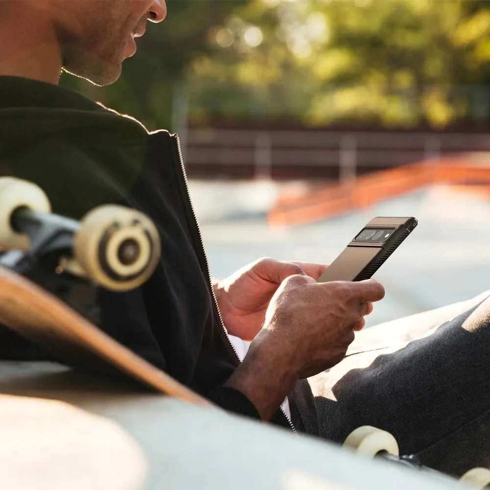 Dėklas Spigen Rugged Armor, juodas - Google Pixel 7 Pro