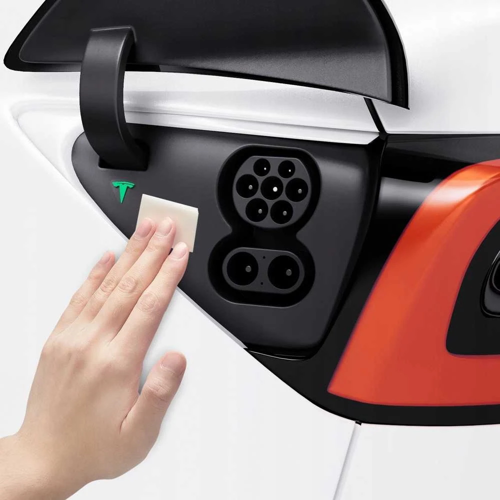 Spigen Tesla apsauginė plėvelė ir apklijavimo rinkinys įkrovimo lizdui (ES), anglies raštas - Tesla Model Y/3