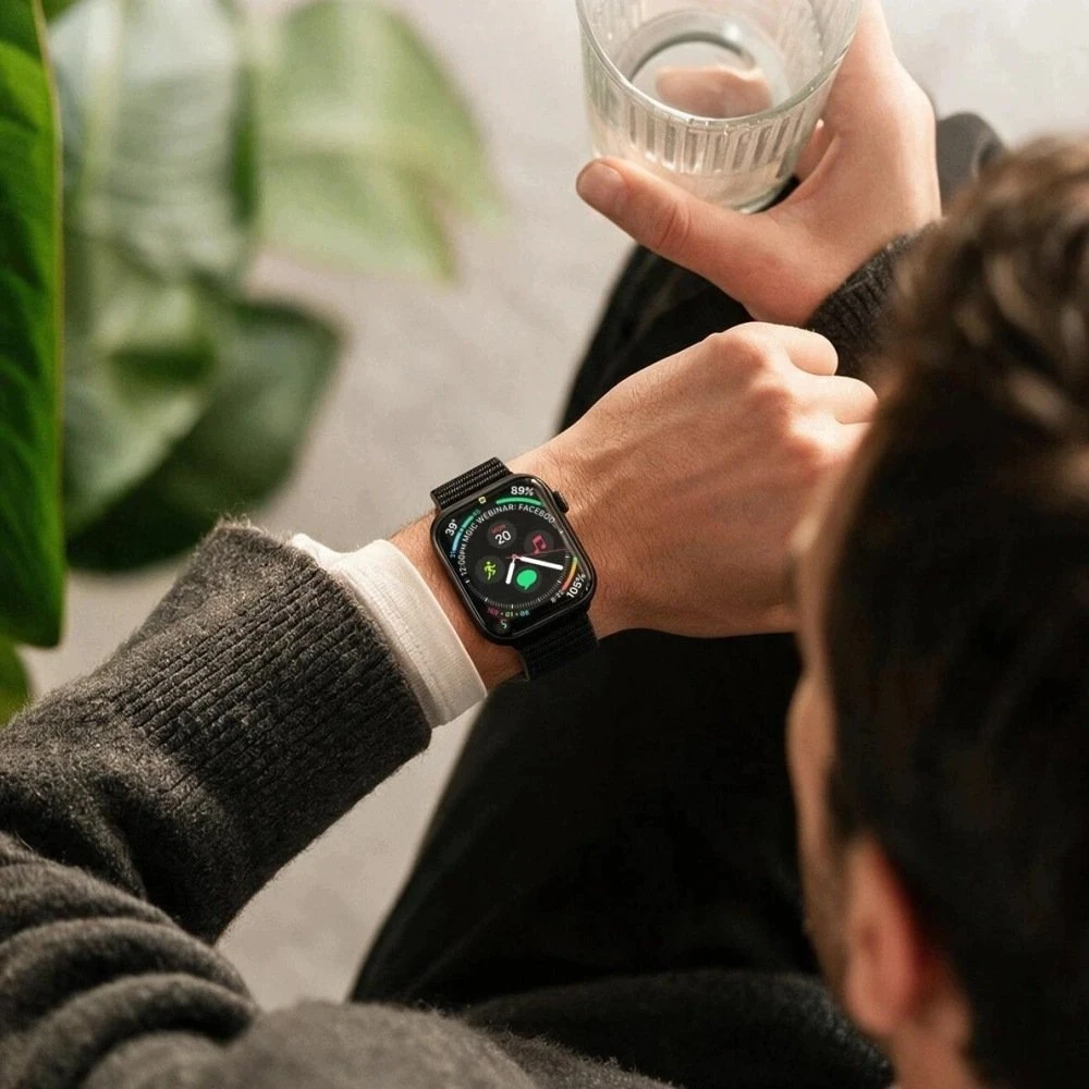 Spigen WBF01 apyrankė, skirta Apple Watch 44 / 45 / 46 / 49 mm - juoda