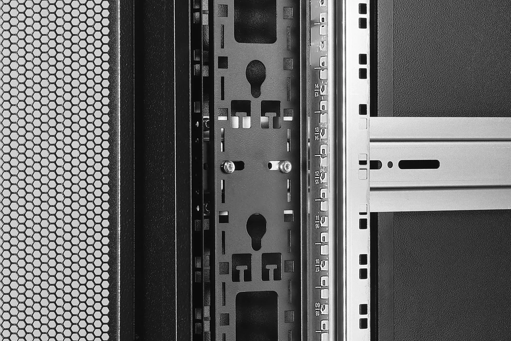 Spinta DIGITUS 26HE szafa serwerowa Unique Server-N 1342x600x1000 szklana