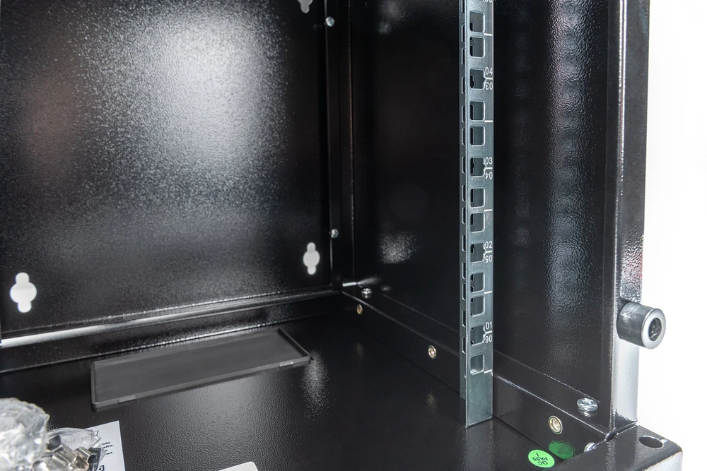 Digitus DN-10-06U-B spinta 6U pažeista pakuotė