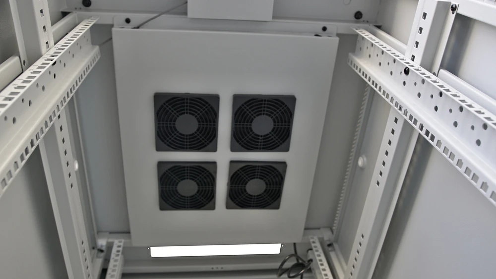 LEXI-Net 19" stelažinė spintelė 27U 600x800 nuimama, vėdinimo blokas, termostatas, ratai, 600kg, stiklas, pilka