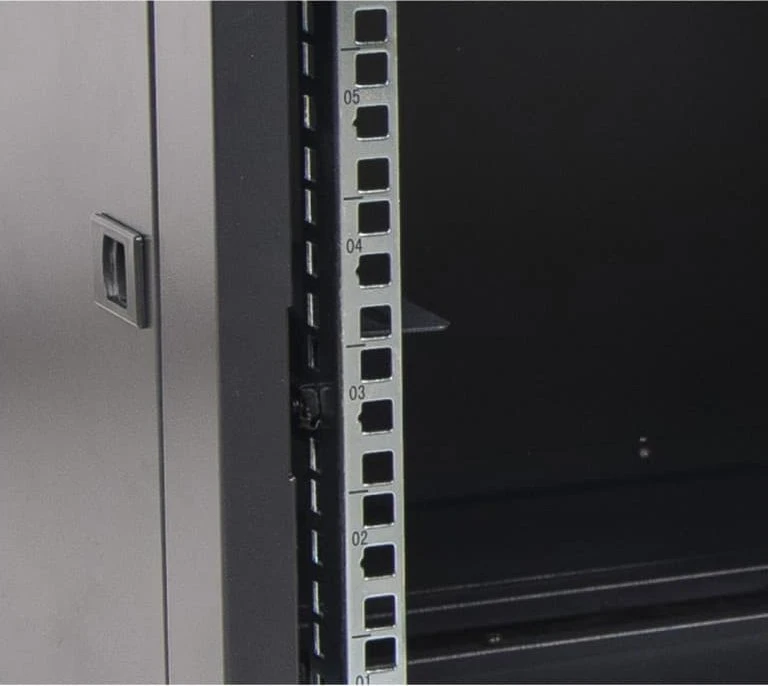 Securitynet PAKABINAMA SPINTELĖ 19" 15U 600X600