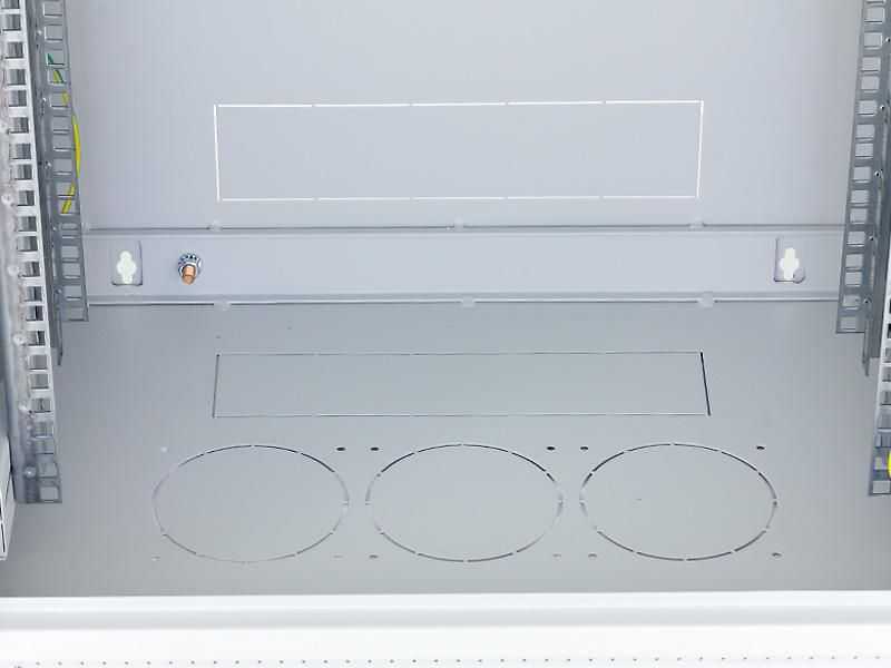 Triton spintelė 19" 15u 600 vientisa. rua-15-as6-ca