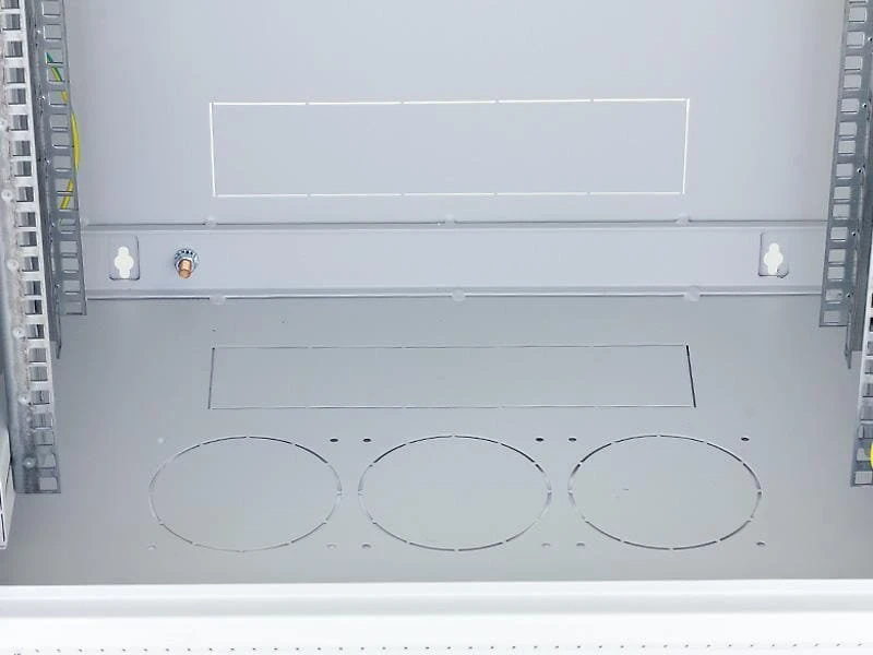 TRITON 19" vientisa spintelė 18U/400mm, nuimami šoniniai dangčiai