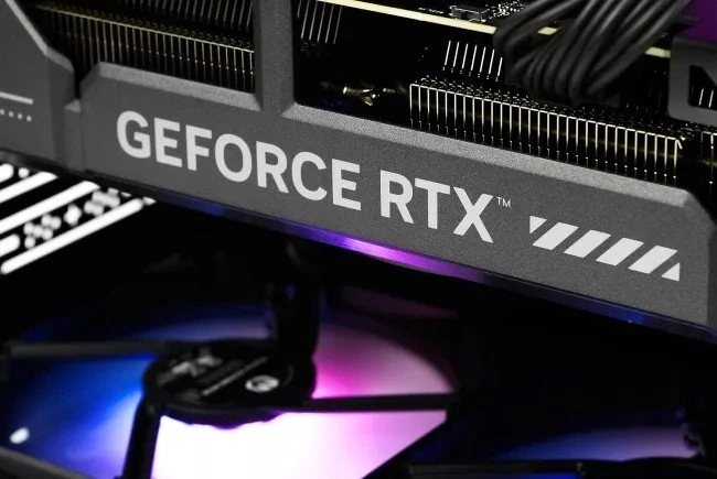 Ultimate R770 [M13] Ryzen 7 | RTX 5070 | 64GB | 2TB
