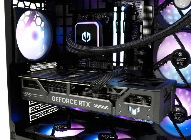 Ultimate R770 [M13] Ryzen 7 | RTX 5070 | 64GB | 2TB
