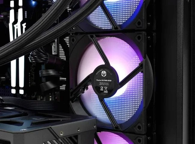 Ultimate R770 [M13] Ryzen 7 | RTX 5070 | 64GB | 2TB