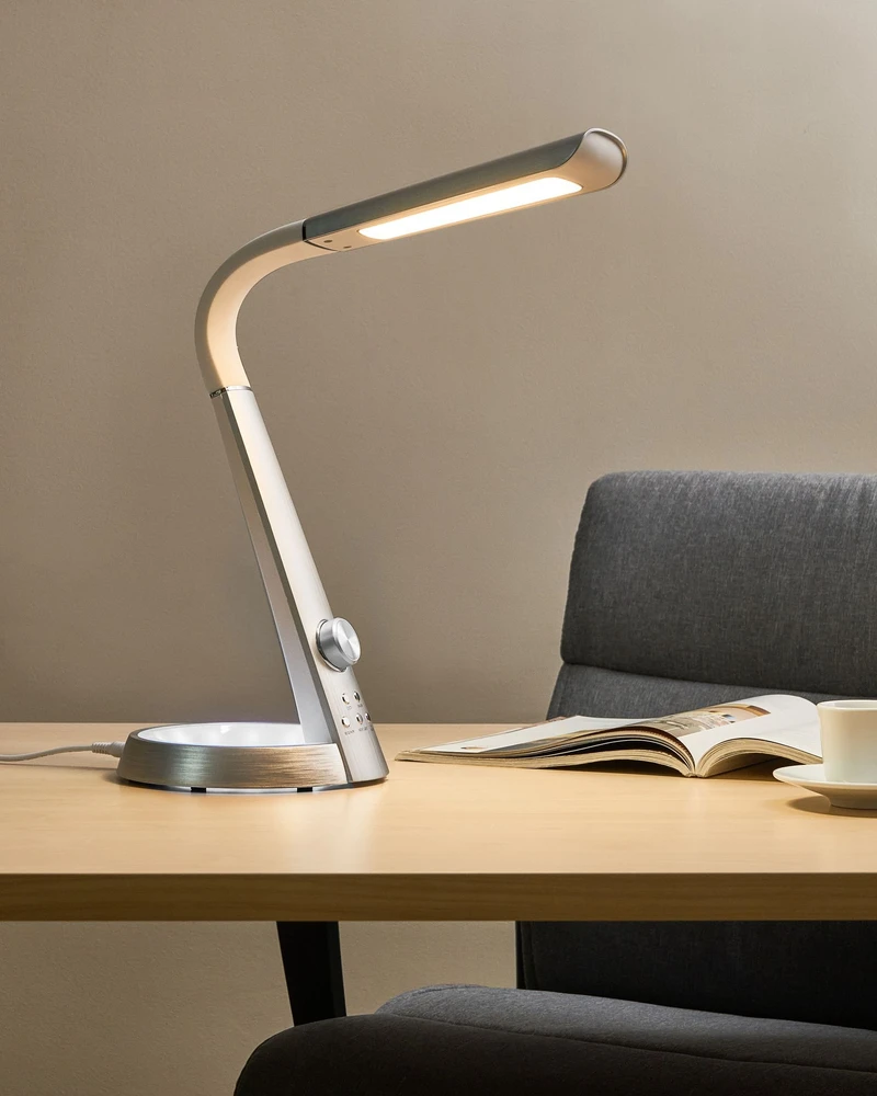 Beliani LED stalinė lempa CANOPUS su USB jungtimi, sidabrinė