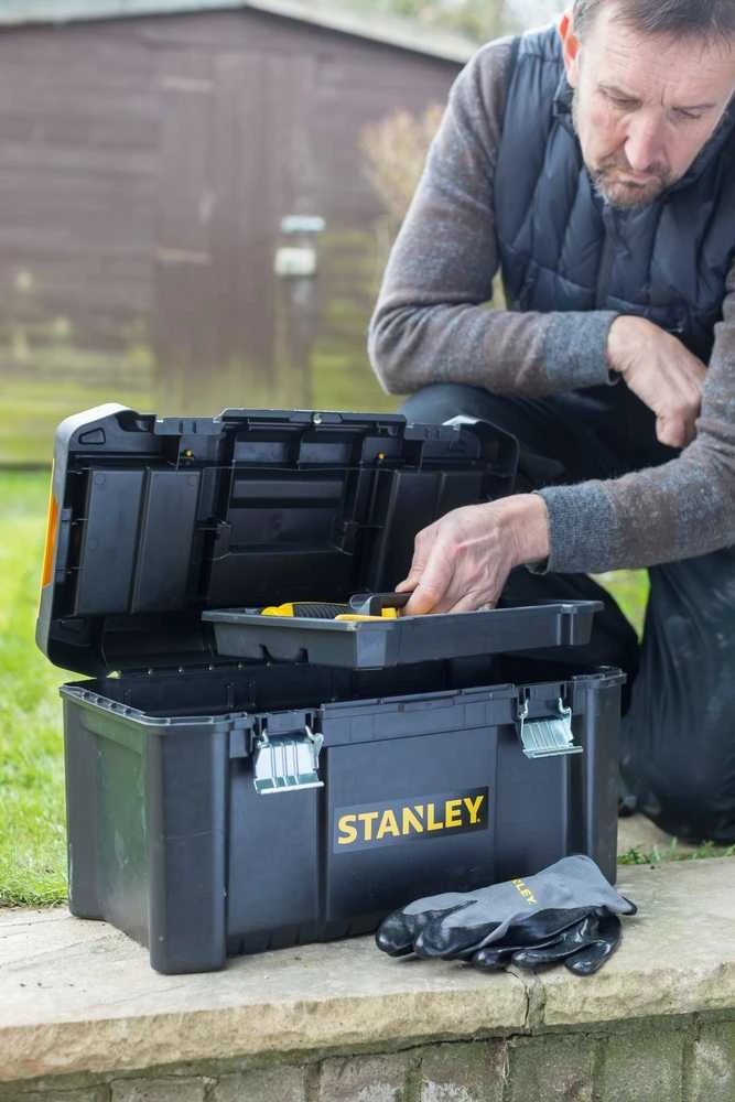 Įrankių dėžė Stanley 19" Essential su metaliniais užraktais STST1-75521