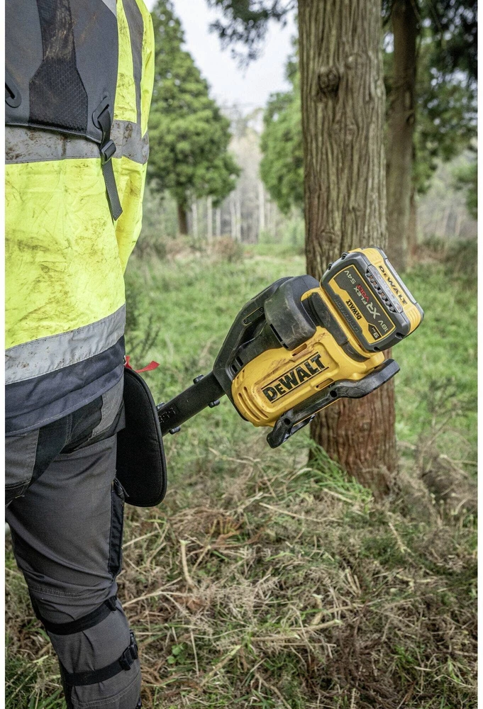 Akumuliatorinė žoliapjovė DeWalt DCMST911N; 54 V (be akumuliatoriaus ir pakrovėjo)