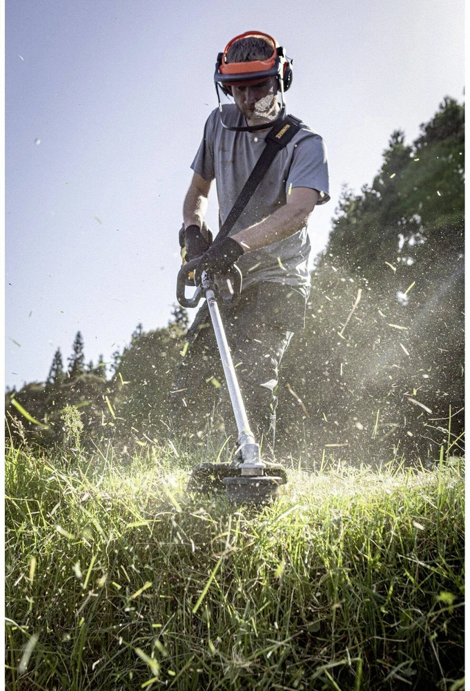 Akumuliatorinė žoliapjovė DeWalt DCMST911N; 54 V (be akumuliatoriaus ir pakrovėjo)