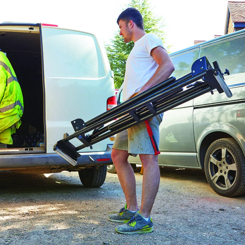Sulankstomas Stanley darbastalis transportavimo metu