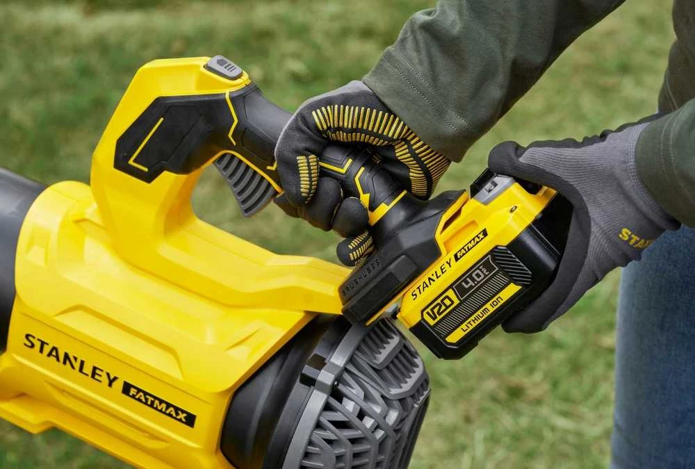 Akumuliatorinis lapų pūstuvas Stanley V20 SFMCBL730B; 18 V; (Be akumuliatoriaus ir pakrovėjo)