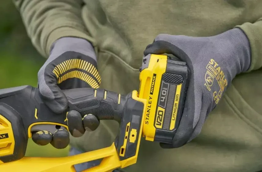Stanley Akumuliatorinės žirklės SFMCHT655M1-QW 55 cm