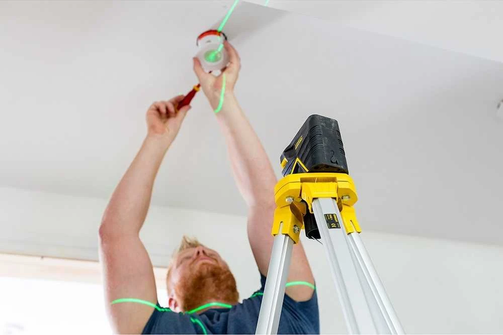 Stanley laser 2-punktowo-krzyżowy žalia , įmontuotas akumul li-ion