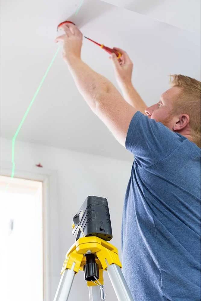 Stanley laser 2-punktowo-krzyżowy žalia , įmontuotas akumul li-ion