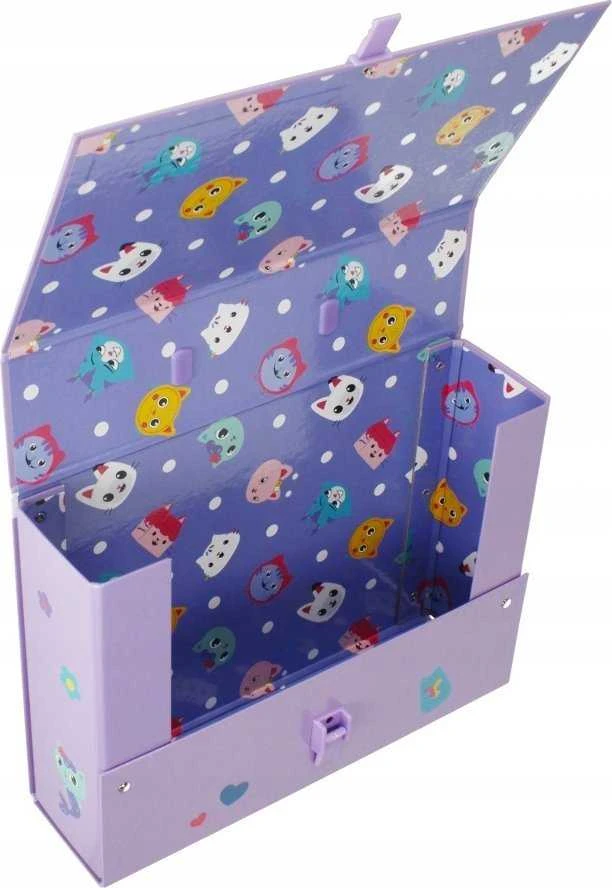 Atidaryta Gabby's Dollhouse dokumentų dėžutė su raštais