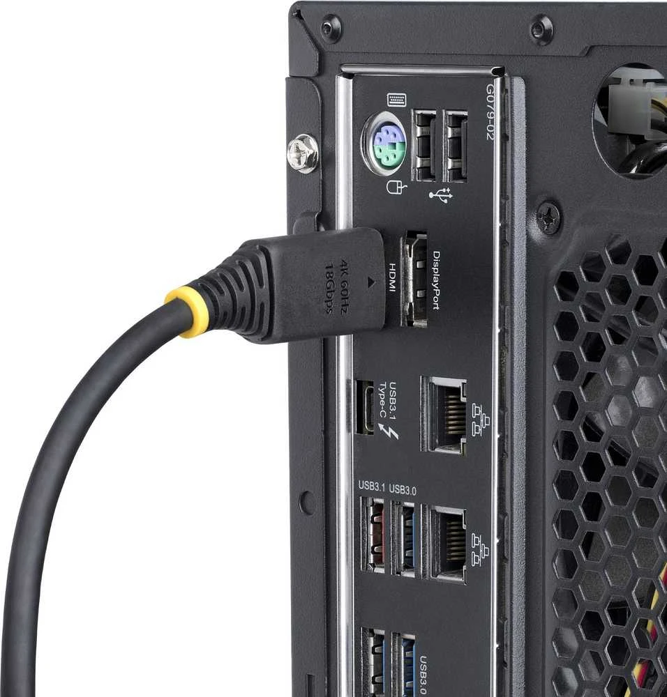 StarTech HDMI kabelis įjungtas į kompiuterio lizdą