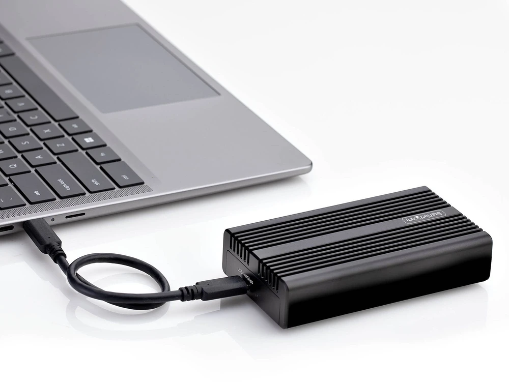 StarTech M.2 NVMe dėžutė prijungta prie kompiuterio