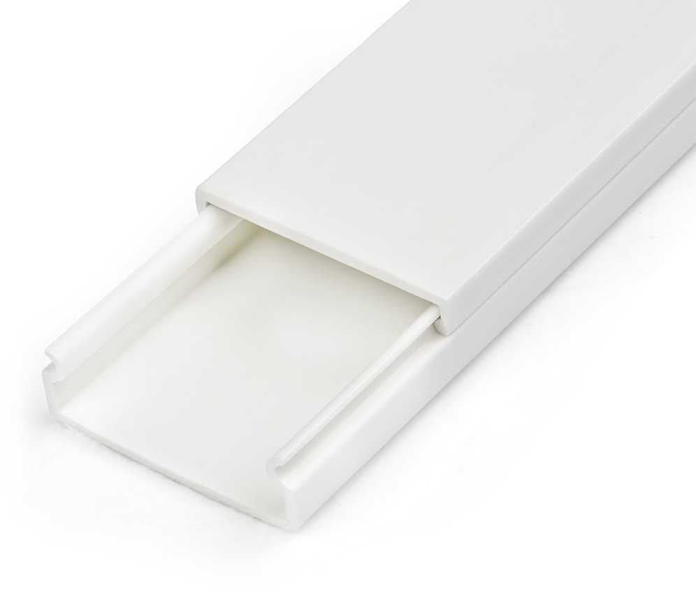 StarTech STARTECH.COM 1m Kabelkanal Selbstklebend 32x11mm PVC - Sockelleiste/Wandkabelkanal -bis zu 12 Kabelis - UL gepr�ft