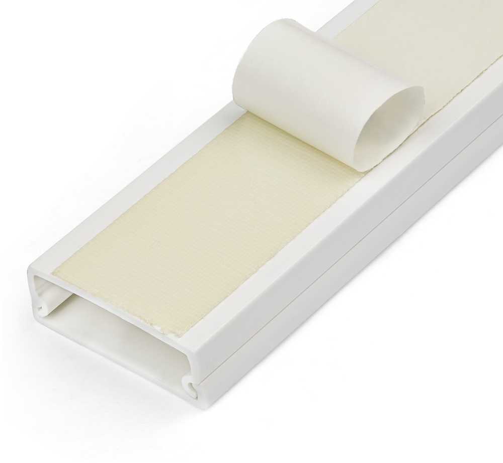 StarTech STARTECH.COM 1m Kabelkanal Selbstklebend 32x11mm PVC - Sockelleiste/Wandkabelkanal -bis zu 12 Kabelis - UL gepr�ft