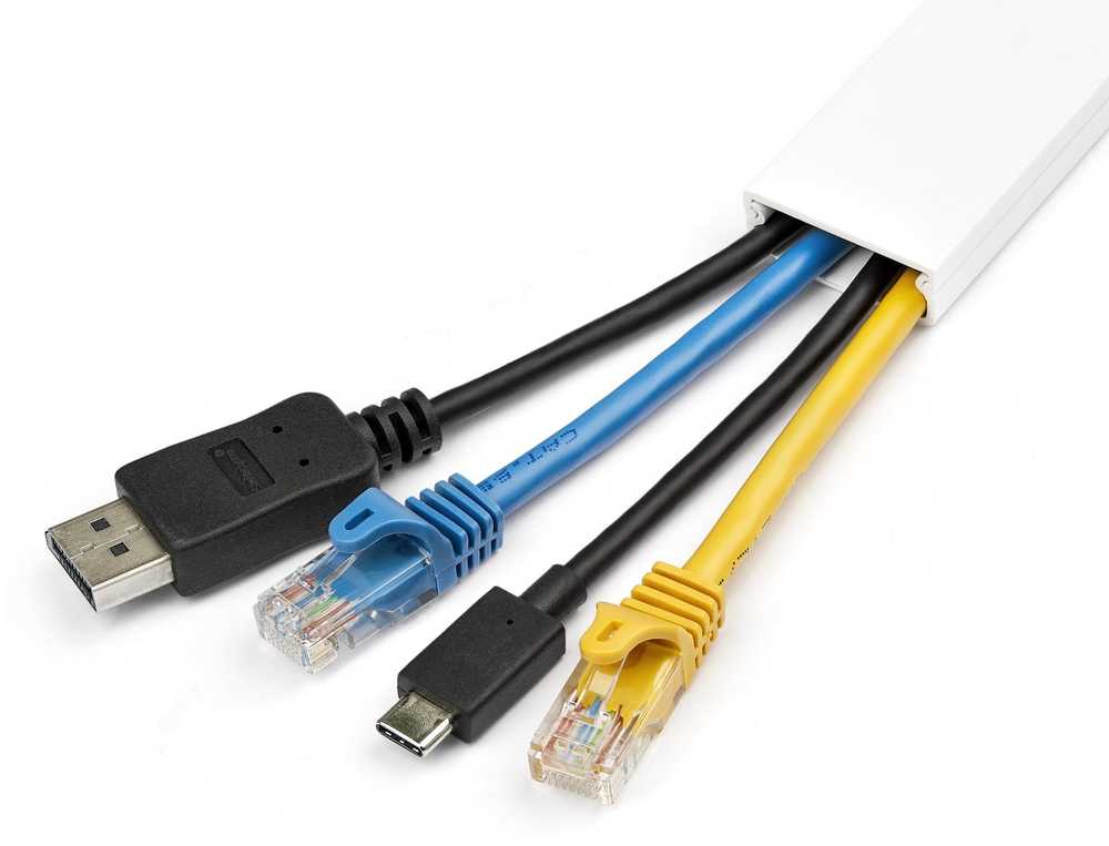StarTech STARTECH.COM 1m Kabelkanal Selbstklebend 32x11mm PVC - Sockelleiste/Wandkabelkanal -bis zu 12 Kabelis - UL gepr�ft