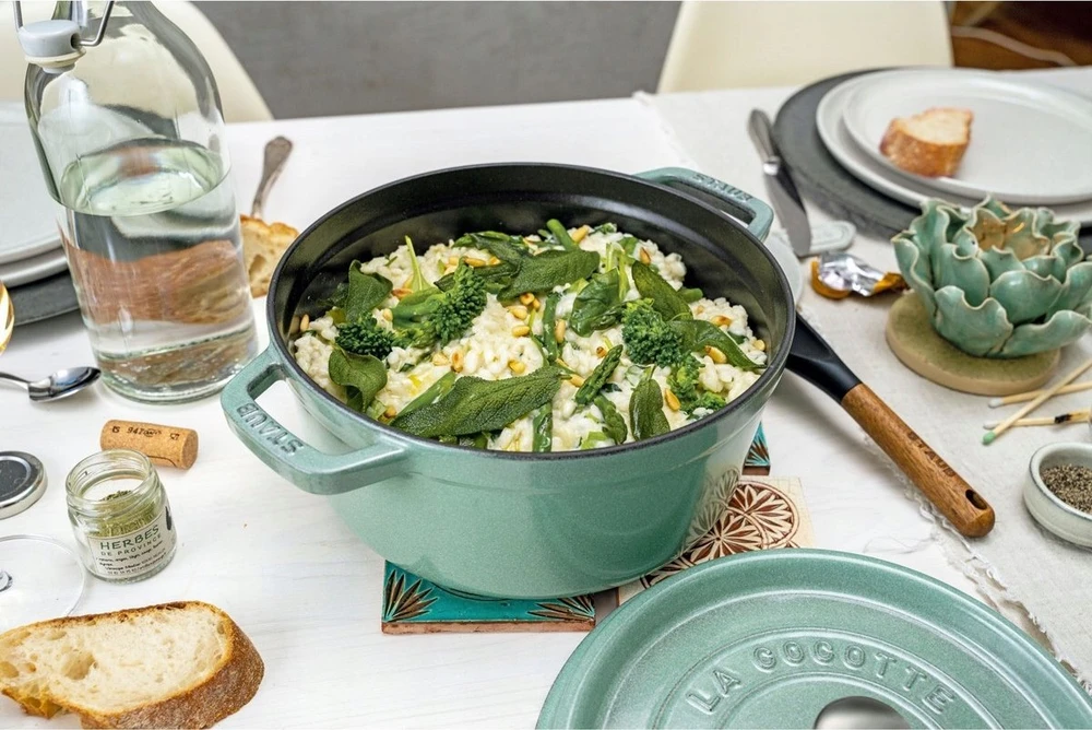 STAUB LA COCOTTE Apvalus ketaus puodas, 3,8 ltr, mėtų