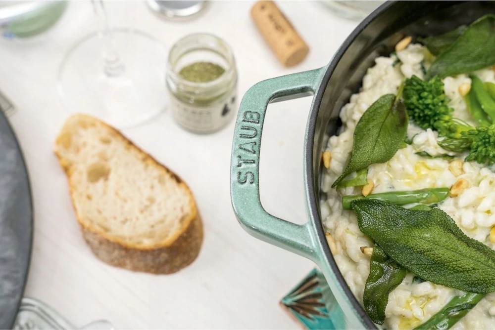 STAUB LA COCOTTE Apvalus ketaus puodas, 3,8 ltr, mėtų