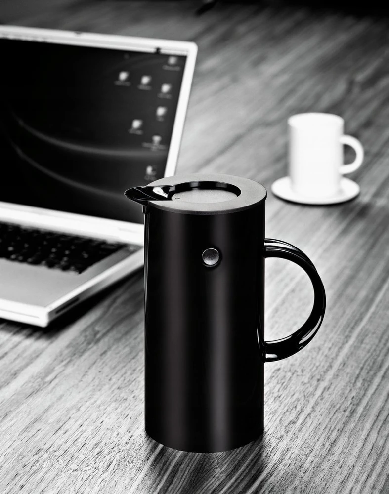 Stelton Stelton EM 77 terminis ąsotis 0,5l juodas