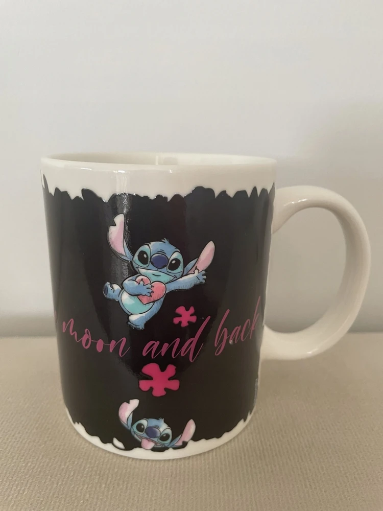 STOR Disney Stitch - spalvą keičiantis keraminis puodelis dovanų dėžutėje iš Stitch & Angel kolekcijos, 325 ml