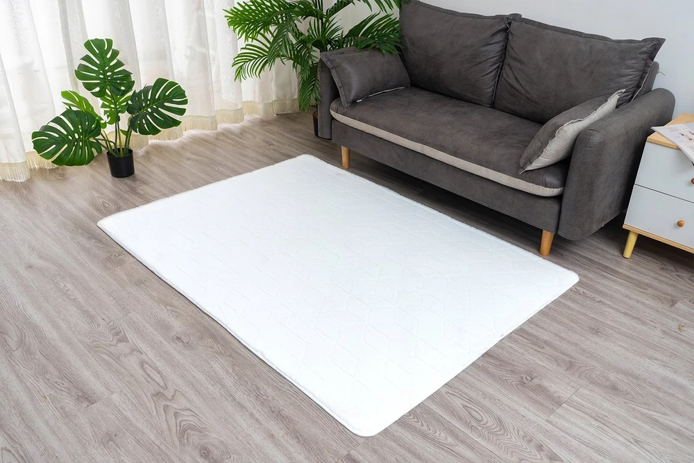 Strado STRADO Triušis 3D pliušinis minkštas kaip triušis neslystantis kilimas 140x200 Baltas