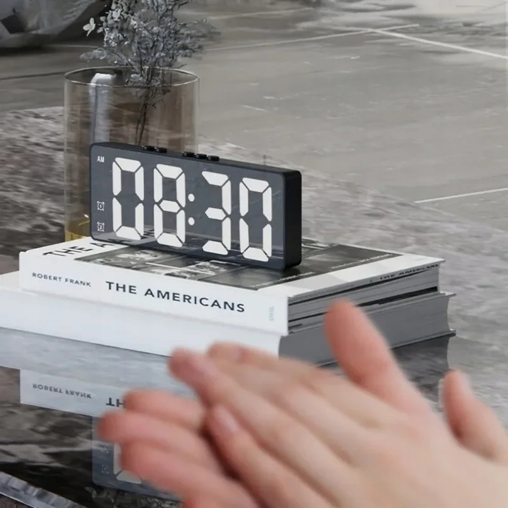 Strado Žadintuvas elektroninis skaitmeninis LED 24 val. garsus žadintuvas snaudimo temperatūra, juodas