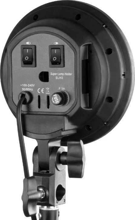 „Freepower“ studijos rinkinys – nuolatinės šviesos rinkinys 106 50x70 cm 1200 W 5500 K su stovu