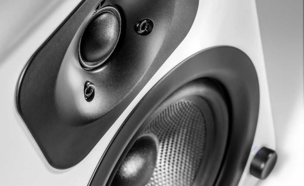 Wavemaster Two Neo 60W kolonėlė, Baltos spalvos