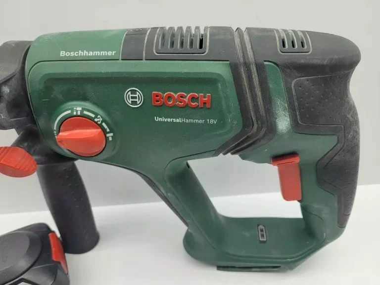 „Bosch UniversalHammer18V“ (2x2,5) akumuliatorinis perforatorius