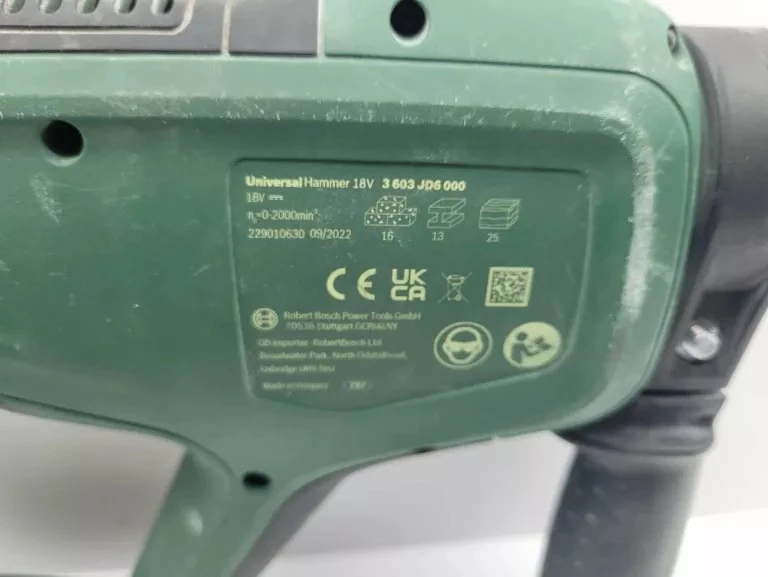 „Bosch UniversalHammer18V“ (2x2,5) akumuliatorinis perforatorius