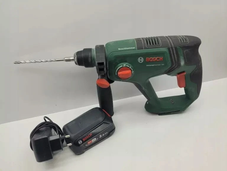 „Bosch UniversalHammer18V“ (2x2,5) akumuliatorinis perforatorius