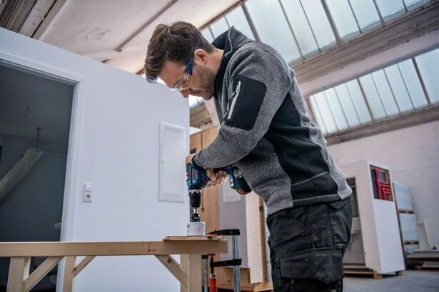Bosch GSB 18V-90 C be akumuliatoriaus ir kroviklio, dėžutė