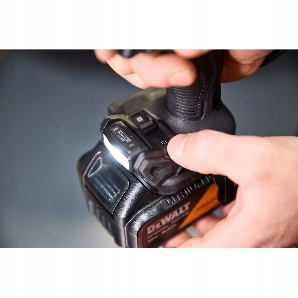 Grąžtas Dewalt Pro Suktuvas - gręžtuvas su udarem 18v xr, 2x5ah su priedais